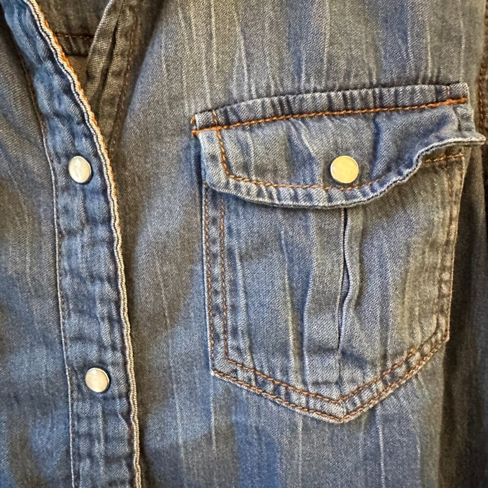 Pull & Bear Chambray / Denim-Like Button Down Shi… - image 4